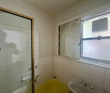 Charming & Cosy Richmond Retreat - Photo 2