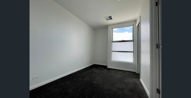 Conveniently located comfy unit! - Photo 1