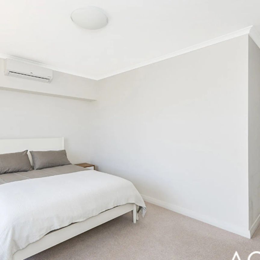 MODERN & STYLISH TOWNHOUSE! - Photo 1