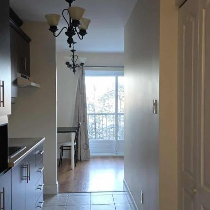 2 1/2 avec balcon secteur en demande - Photo 4