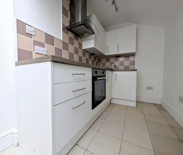 2 bedroom terraced house to rent - Photo 3