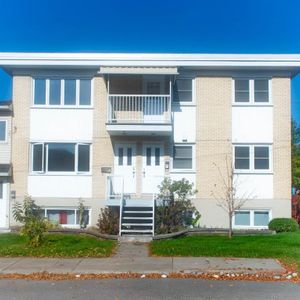 4 1/2 entièrement repeint - 2 chambres - Maizerets - 1200 $/mois - Photo 2