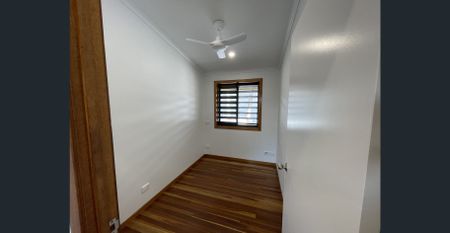 Immaculate VIlla Across from the Beach! - Photo 4