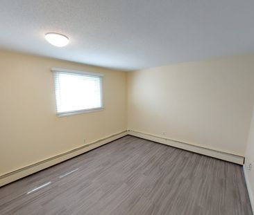 Bright 2 Bedroom Unit By Red Deer College!! - Photo 6