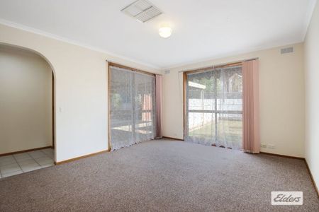 Charming 3-Bedroom Home with Spacious Outdoor Living – Perfect for Families! - Photo 5