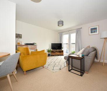 2 bedroom apartment to rent - Photo 2