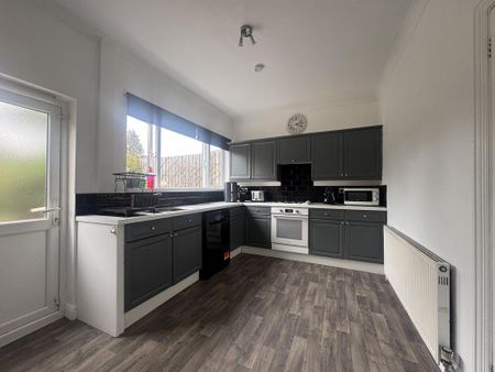 3 bedroom semi-detached house to rent - Photo 3
