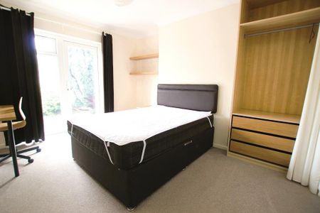 6 bedroom semi-detached house to rent - Photo 3