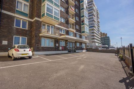 4 Bed Flat, Kings Road, BN1 - Photo 2