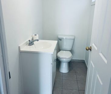 For Lease - 37 Francis Street, Hamilton, Ontario - Photo 4