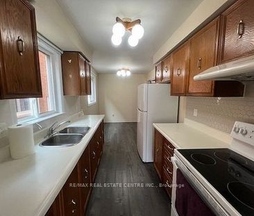 For Lease - 5014 Mariner Court, Mississauga, Ontario - Photo 6