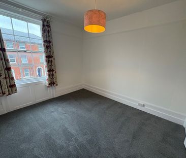 1 Bed Flat, Russell Street, RG1 - Photo 3