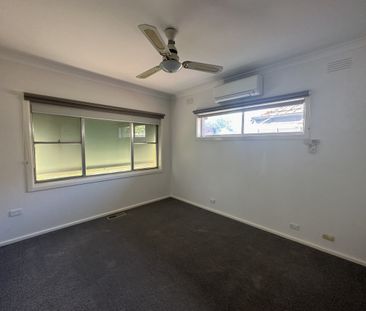 42 Hamilton Street, SHEPPARTON VIC 3630 - Photo 4