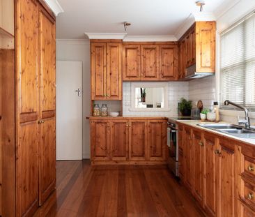 Live Large in Newstead - Photo 5