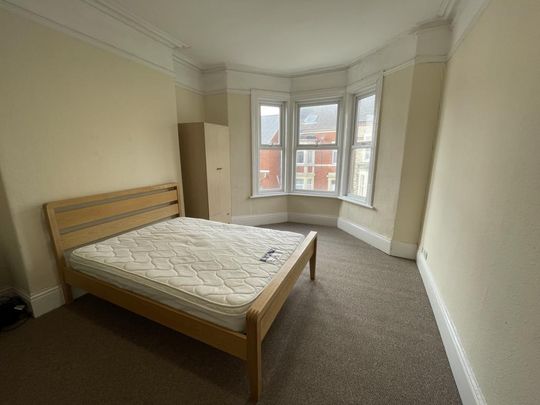 5 bedroom flat to rent - Photo 1