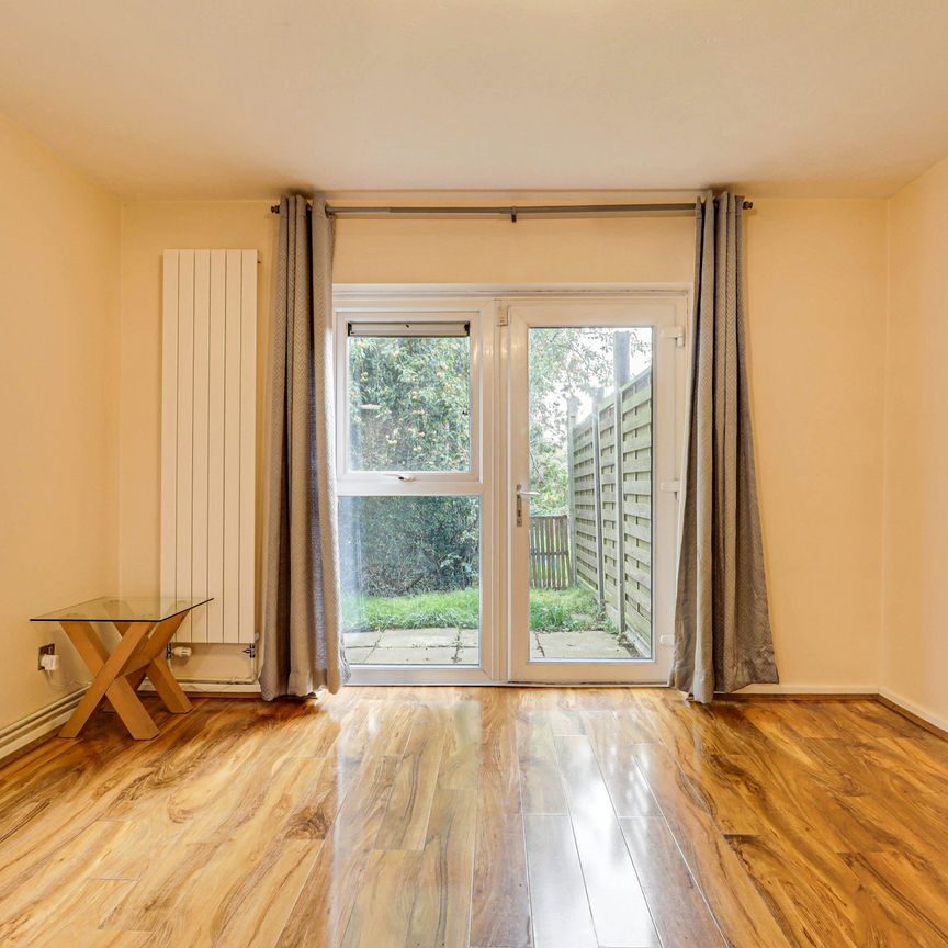 The Terrace, Redbourn, Hertfordshire, AL3 7HQ - Photo 1