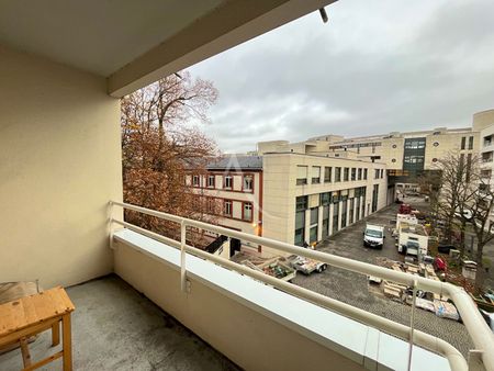 Location Appartement 3 pièces 71m² - Photo 4