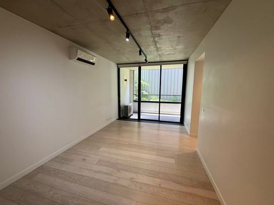 Light-Filled 2 Bedroom Living on the Edge of the CBD - Photo 1