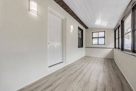 For Lease - 225 Essex- Basement unit Avenue, Richmond Hill, Ontario - Photo 2