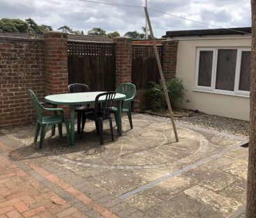 6 bedroom property to rent - Photo 3