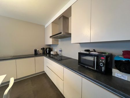 Gelijkvloers 2-slpk app met terras en garage in Alken - Photo 3