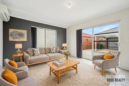 “Bright, Spacious, and Secure - 3-Bedroom Home in Piara Waters” - Photo 3