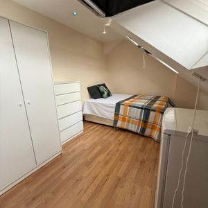 Room in a Shared House, Ballards Road, NW2 - Photo 2