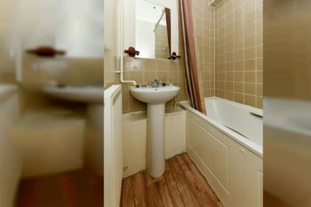 3 bedroom flat for rent - Photo 5