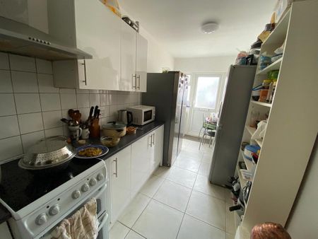 4 bedroom terraced house to rent - Photo 3
