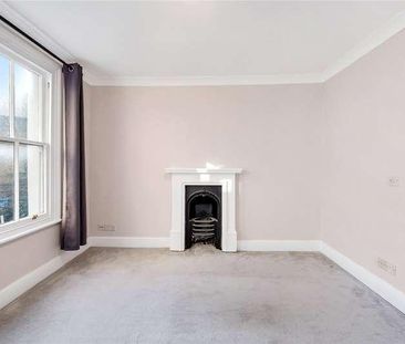 Warwick Gardens, London, W14 - Photo 1