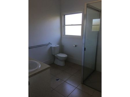 10 Alford Street, Mount Lofty - Photo 4