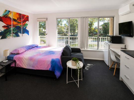 Marsfield - Photo 1
