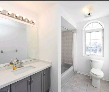 For Lease - 24 Hayloft Court Unit# Upper, Brampton, Ontario - Photo 2