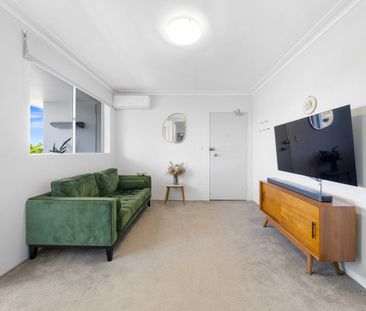 Modern Living in a Quiet Boutique Block - Photo 1