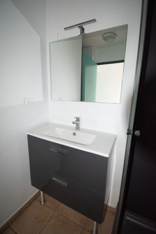 Location Appartement 1 pièce 19m² ST DENIS 97490 - Photo 5