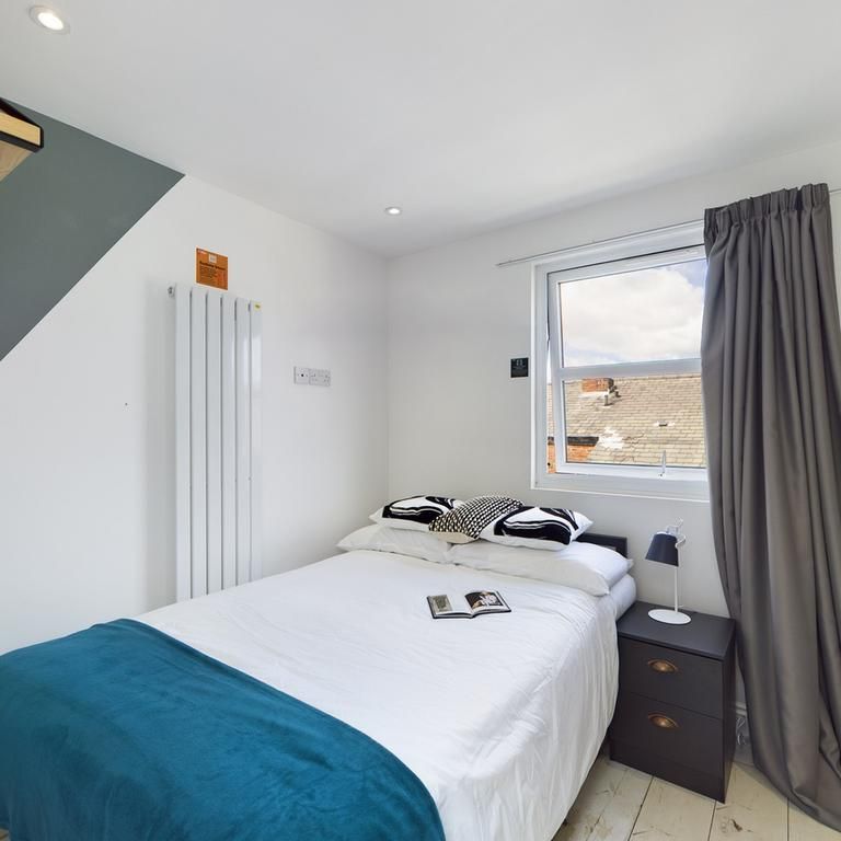 1 bedroom in a house share to rent - Photo 1