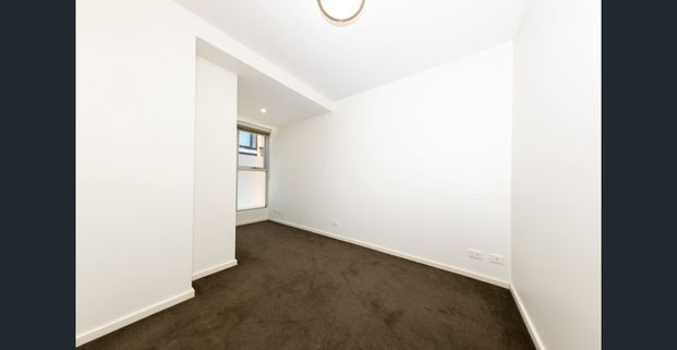 Spacious 2 bedroom North facing apartment - Photo 1