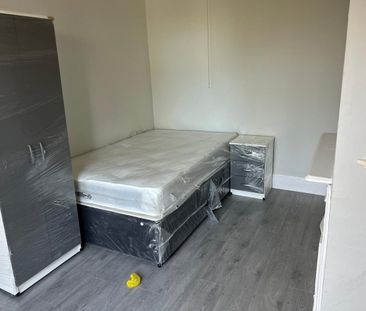 Room in a Shared House, Edwards Road, B24 - Photo 3