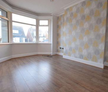 Waltham Avenue, Blackpool, FY4 - Photo 1