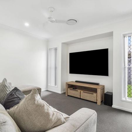 SPACIOUS FAMILY HOME WITH MULTIPLE LIVING SPACES - Photo 3