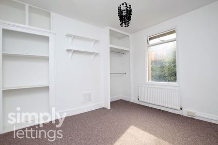 3 Bed property for rent - Photo 2