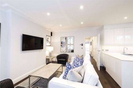 A simply stunning three bedroom apartment in this well run and sought after mansion block. - Photo 2