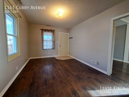 2 Bed 1 Bath Single Family Home w Off Street Parking and Fenced in Yard!! - Photo 5