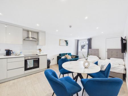 Desford Way, Ashford, Surrey,TW15 - Photo 5