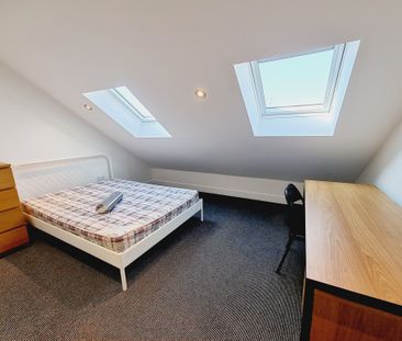 2 Bed Student Accommodation - Photo 2