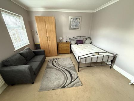 Studio to rent - Photo 4