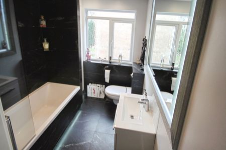 Inner Park Road, London, SW19 6DU - Photo 5