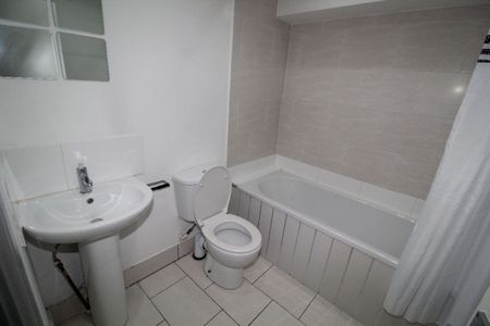 Fishergate Hill Flat, PRESTON, Lancashire PR1 8JB - Photo 5