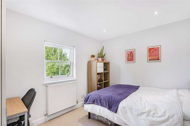 Charming four-bedroom terraced home in the heart of East London - Photo 1