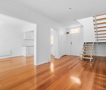 Light-Filled 2 Bedroom Unit in Prime Mentone Location - Photo 3